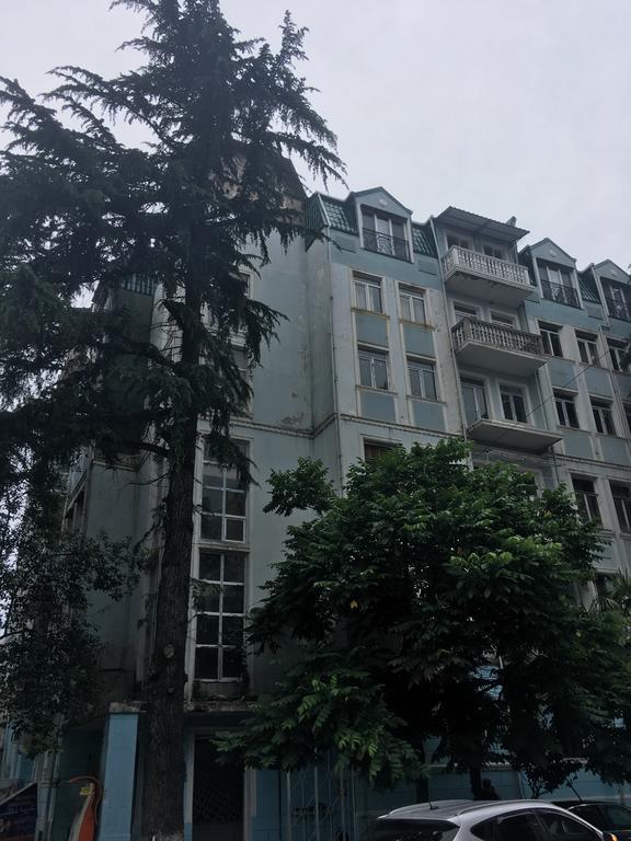 Baratashvili 29 Apartment Batoemi Buitenkant foto